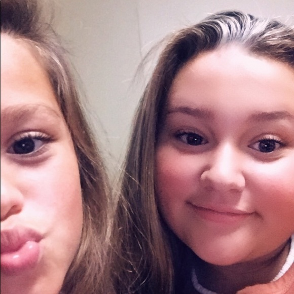 Meet your Posher, Marissa - Picture 1 of 1